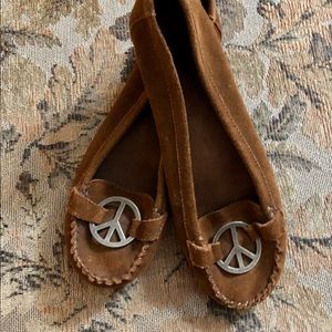 REDUCED Vintage Minnetonka Peace Sign Moccasins